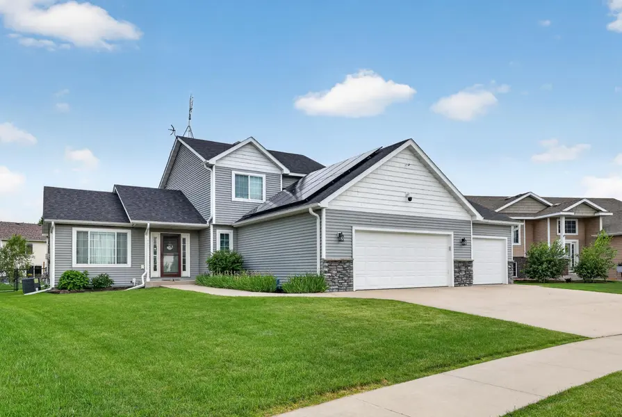 603 11th AVE NE, Kasson, MN 55944