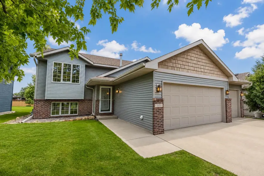 117 Pinehurst DR, Mankato, MN 56001