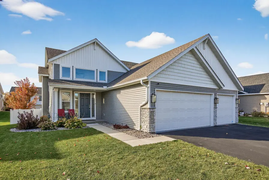 1704 Wilking WAY, Shakopee, MN 55379