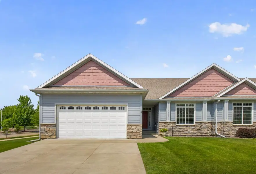 1825 Alexander RD NE, Rochester, MN 55906