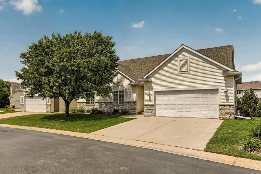 2322 Coral CT NE, Rochester, MN 55906
