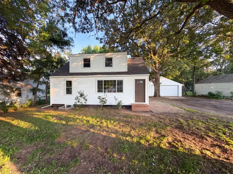 2084 Hillview RD, Mounds View, MN 55112