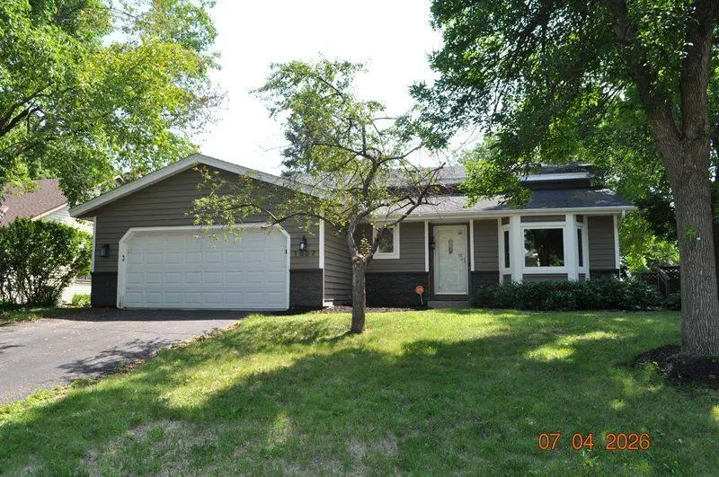 1007 Briar Creek RD, Eagan, MN 55123