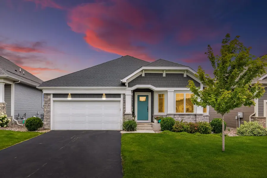 1888 Oakpointe DR, Waconia, MN 55387
