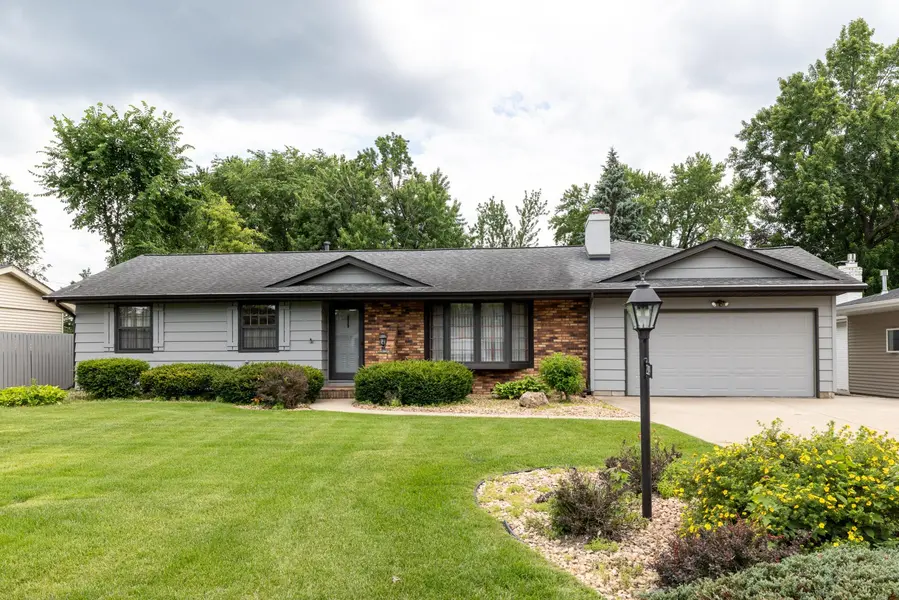 2309 W 95th ST, Bloomington, MN 55431