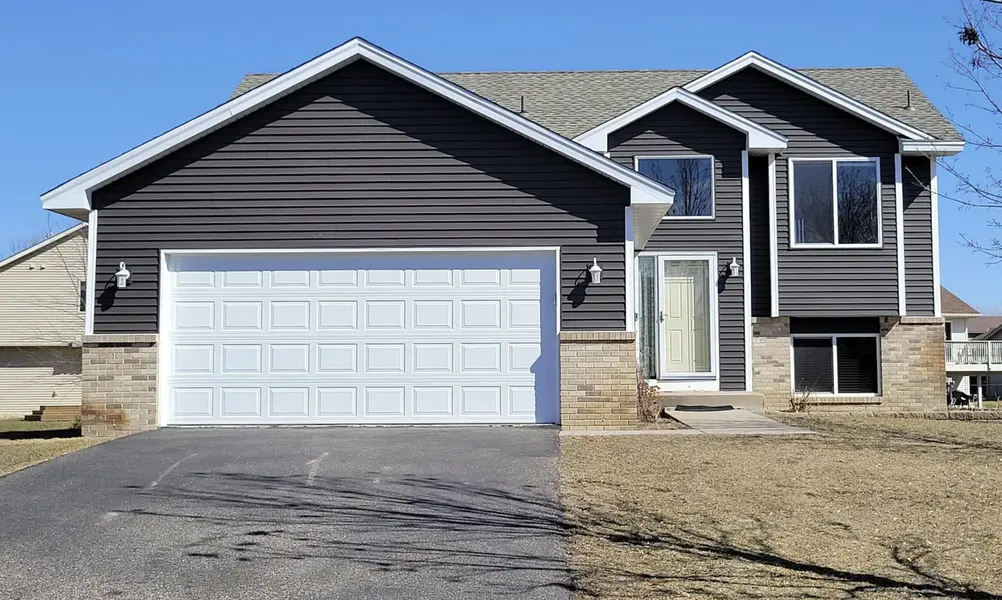 7776 Large AVE NE, Albertville, MN 55301