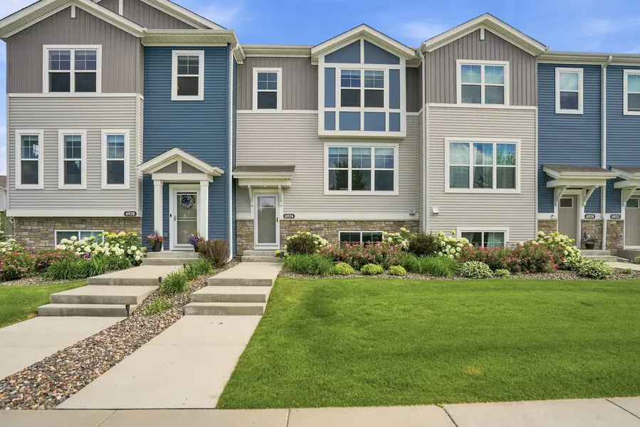 6924 Huckleberry DR, Excelsior, MN 55331