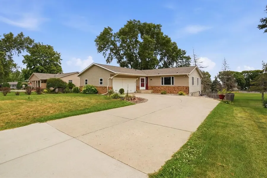 1713 6th ST SW, Willmar, MN 56201