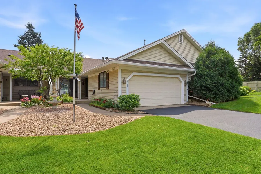 2003 28th AVE NW #103, New Brighton, MN 55112