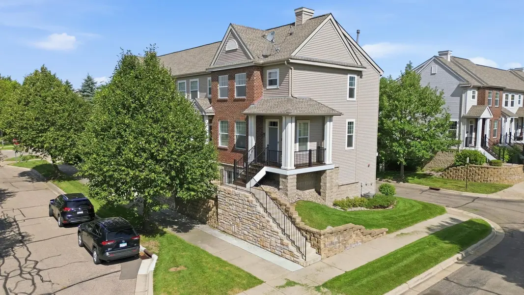 2066 Wellens ST, Chaska, MN 55318