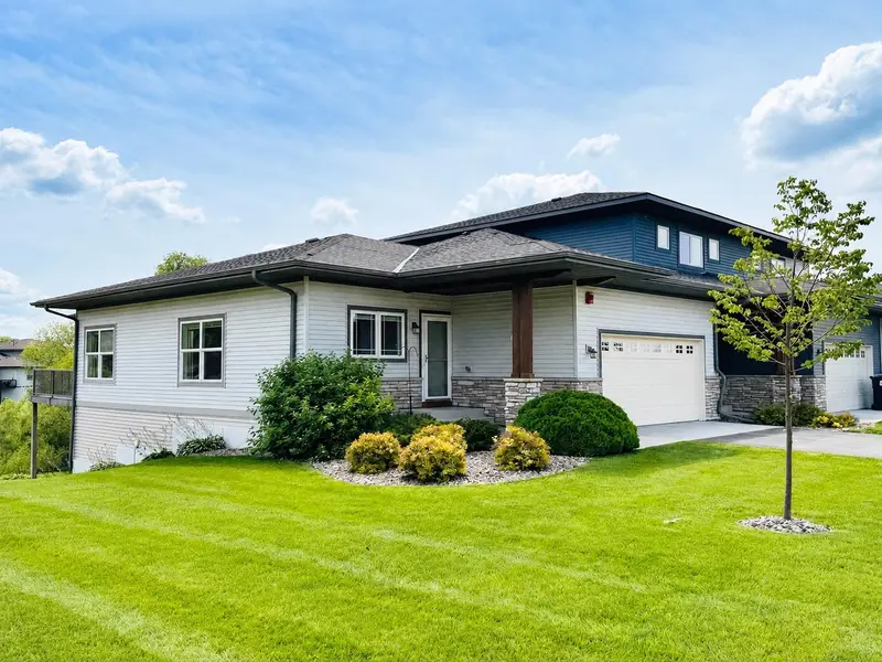 1246 Vernon DR, Carver, MN 55315