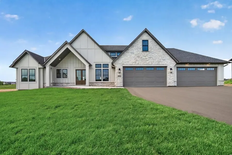 4624 166th AVE NW, Andover, MN 55304