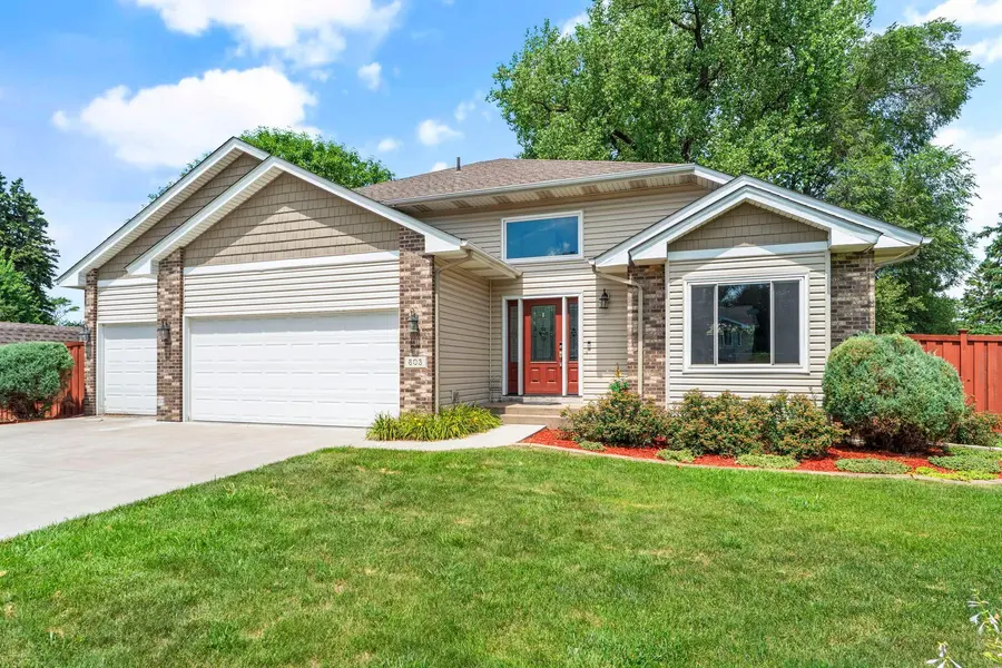 803 102nd AVE NE, Blaine, MN 55434