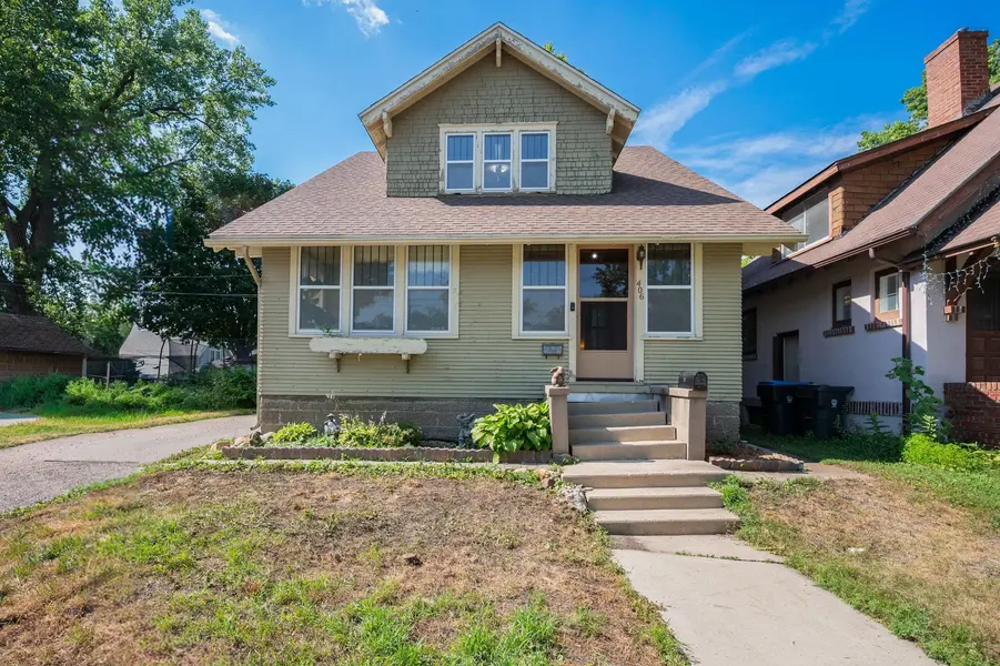 406 W Lewis ST, Mankato, MN 56001