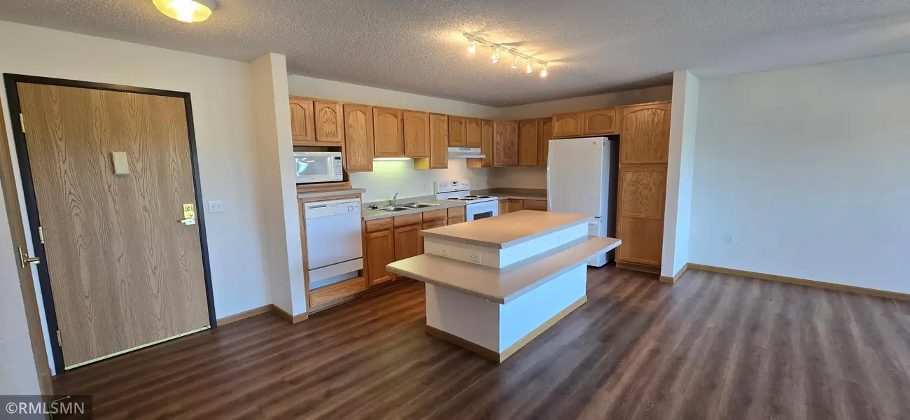 2155 6th LN SE #206, Cambridge, MN 55008
