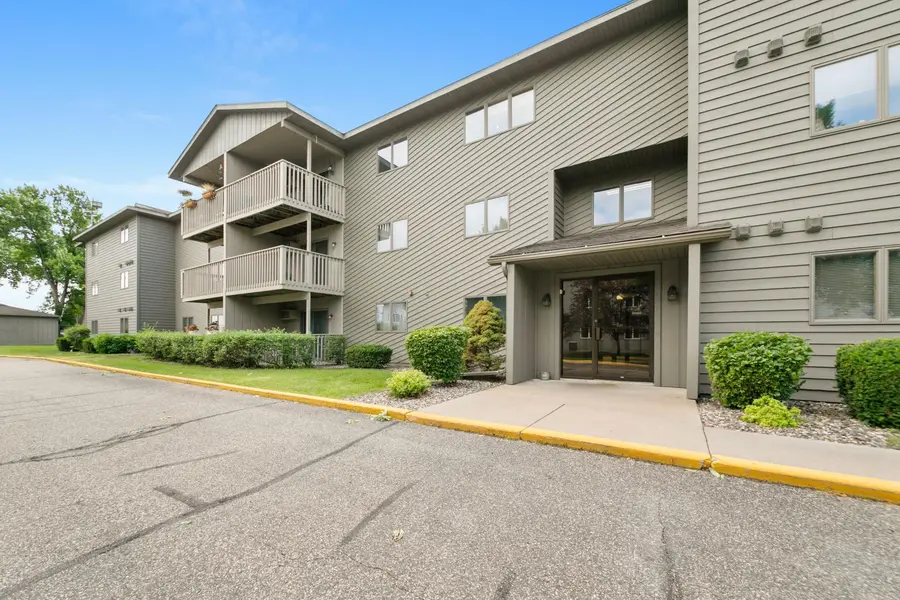 930 Lyn WAY #203, Hastings, MN 55033