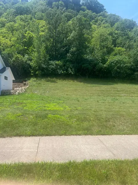 2567 Clubhouse DR, Lake City, MN 55041