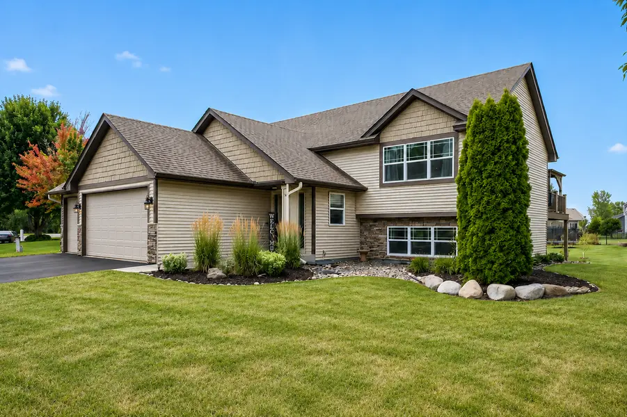 4137 Starling DR, Hastings, MN 55033