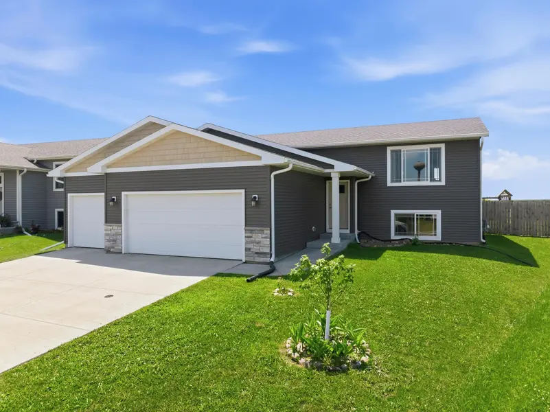 59 Southfork PL SE, Kasson, MN 55944