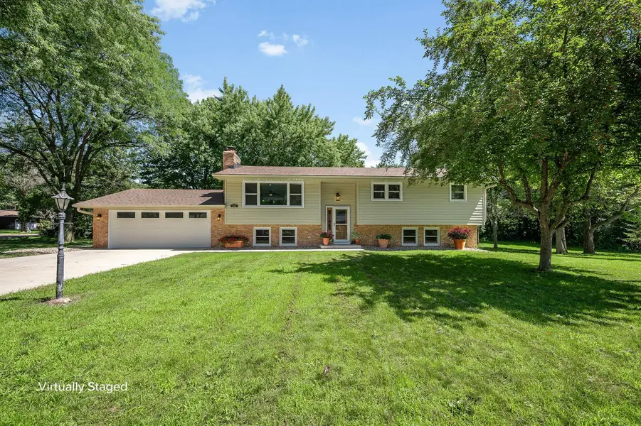 300 Viking DR, Mankato, MN 56001