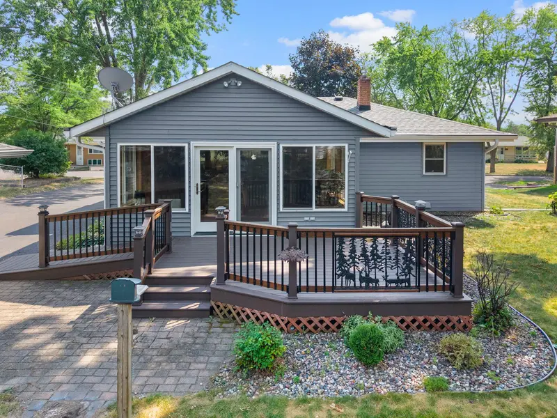 2121 Radatz AVE, Maplewood, MN 55109