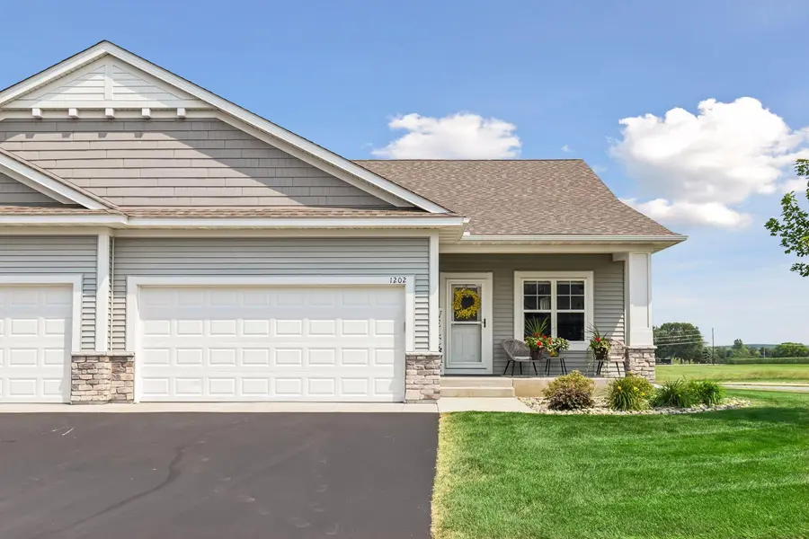 1202 Naser WAY, New Richmond, WI 54017