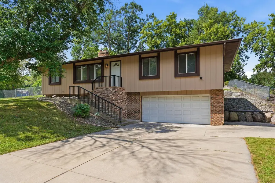 13412 Arden CIR, Burnsville, MN 55337