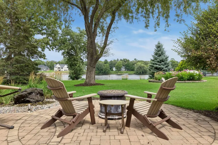 7100 River Shore LN N, Champlin, MN 55316