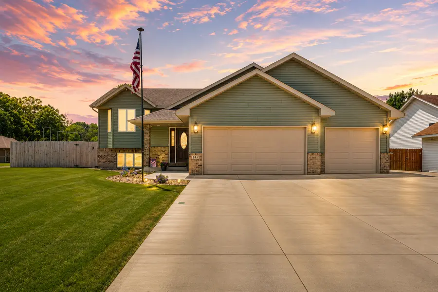 895 Lee ST NE, Owatonna, MN 55060