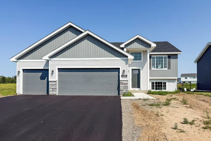 1404 Woods RD NE, Isanti, MN 55040