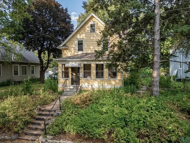 1006 Cromwell AVE, Saint Paul, MN 55114