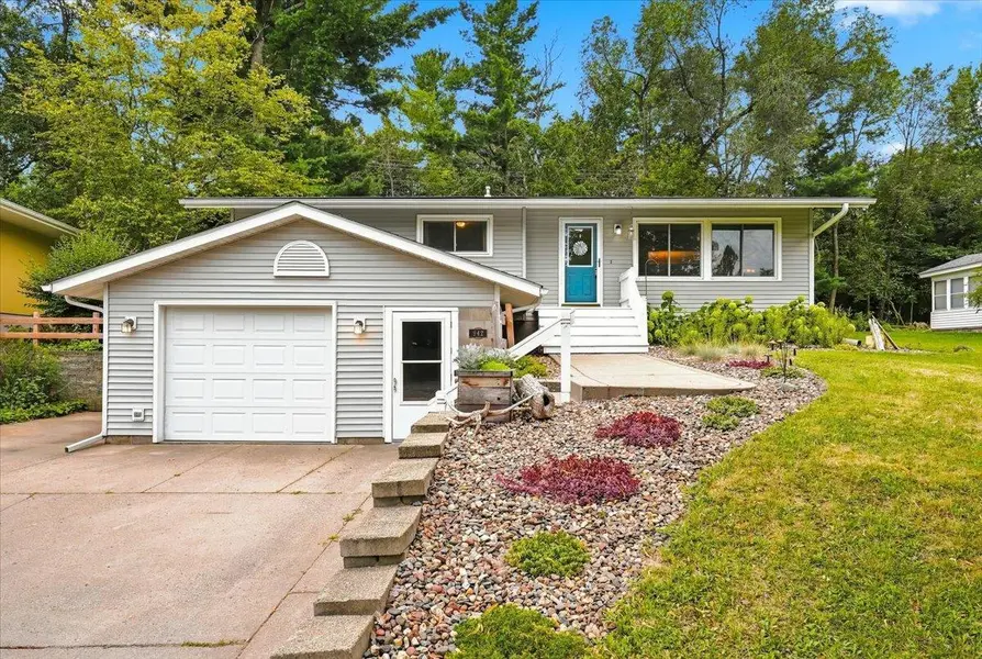 942 Morgan RD, River Falls, WI 54022