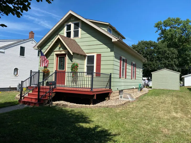 810 N 6th ST, Montevideo, MN 56265