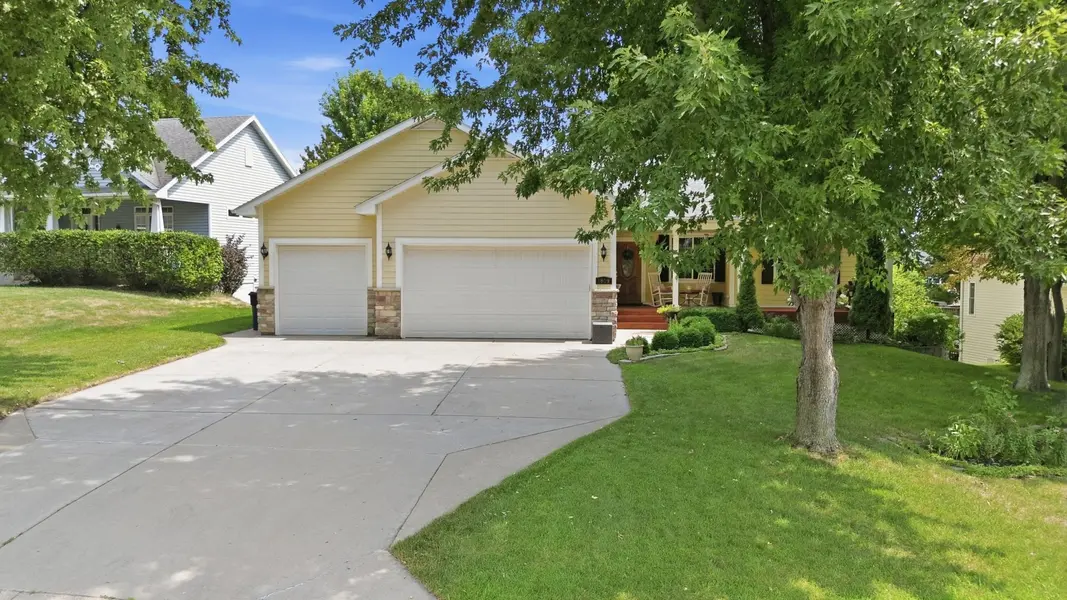 1809 Michigan DR, Northfield, MN 55057
