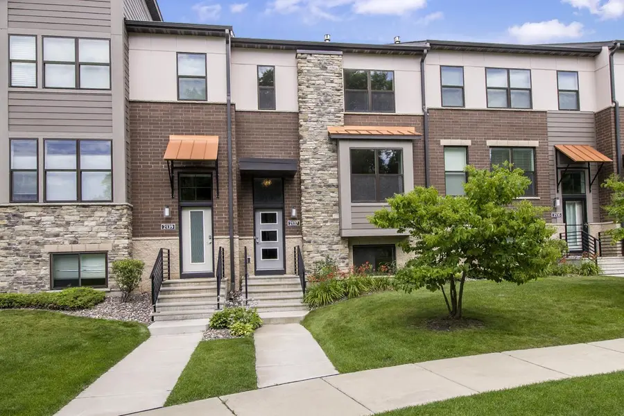 2137 River Valley LN, Eagan, MN 55122