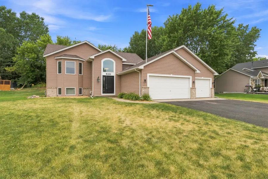 8182 Lori LN, Woodbury, MN 55125