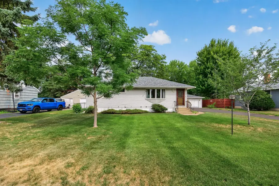 1225 Skillman AVE E, Maplewood, MN 55109