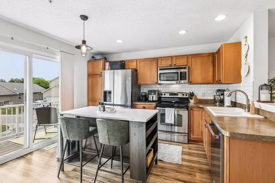 3117 Clover Ridge DR, Chaska, MN 55318