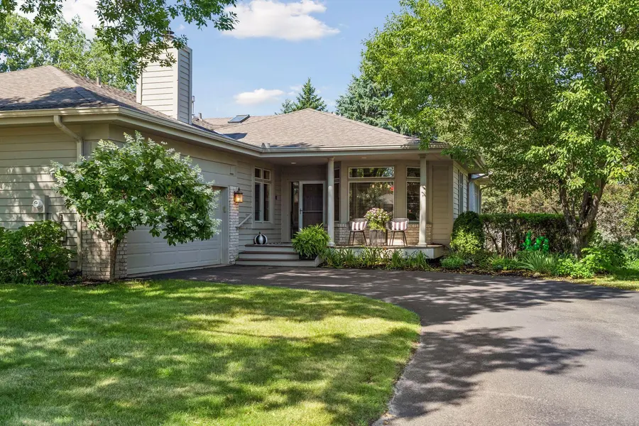 8950 Hilloway RD, Eden Prairie, MN 55347