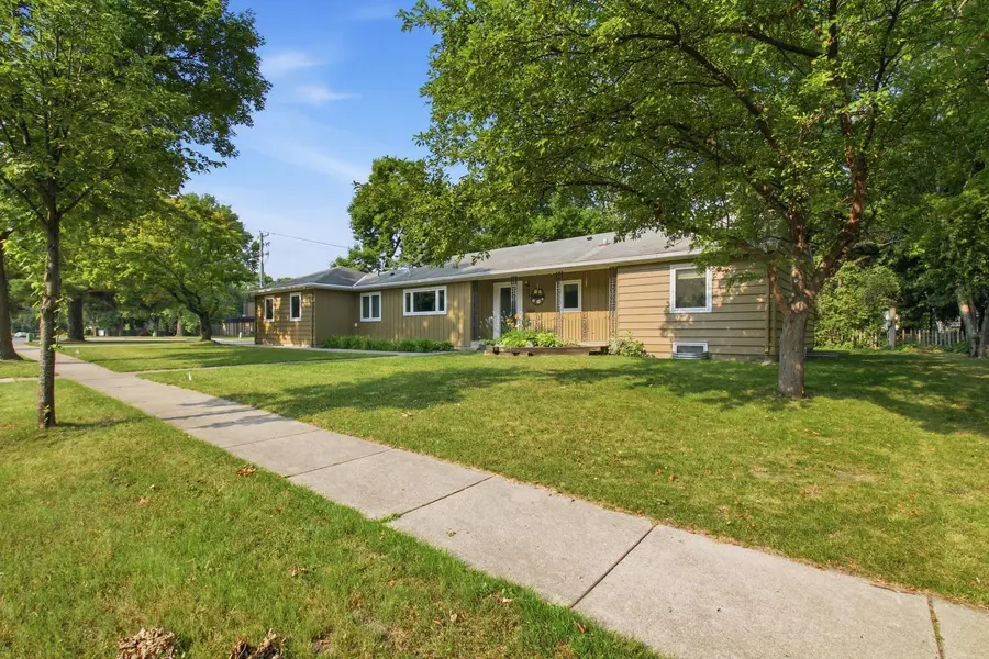 1128 11th ST SW, Willmar, MN 56201