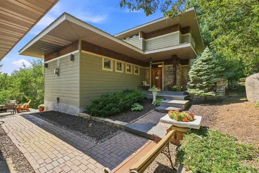 469 County RD E, Hudson, WI 54016