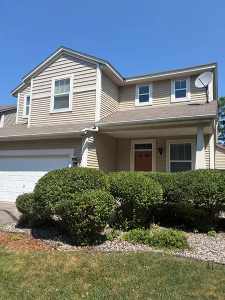 728 Newberry LN, Chaska, MN 55318