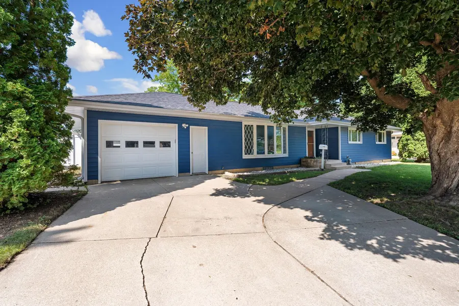 105 21st ST NW, Austin, MN 55912