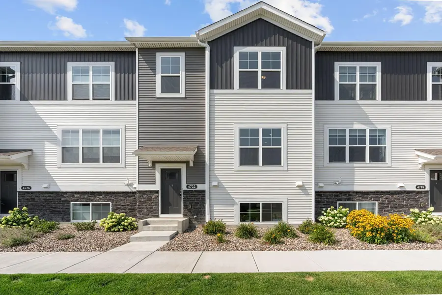 4722 Bottlebrush LN, Minnetrista, MN 55331