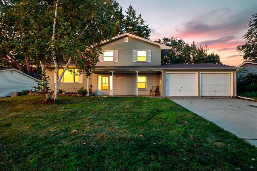 3704 Glen Oaks AVE, White Bear Lake, MN 55110