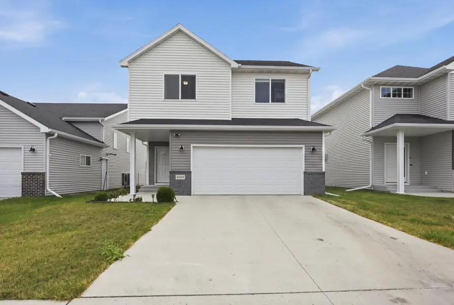 6604 28th ST S, Fargo, ND 58104