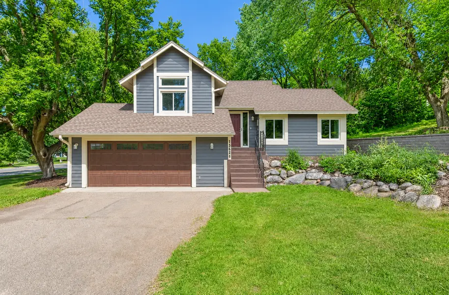 13628 Vincent CIR, Burnsville, MN 55337