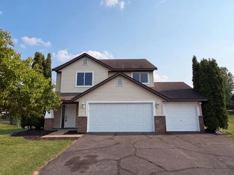 2197 11th AVE SE, Cambridge, MN 55008