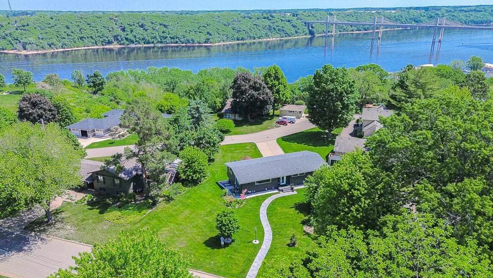 1319 3rd AVE S, Stillwater, MN 55082