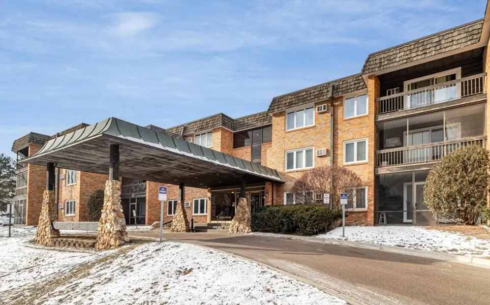3200 Virginia AVE S #104, Saint Louis Park, MN 55426